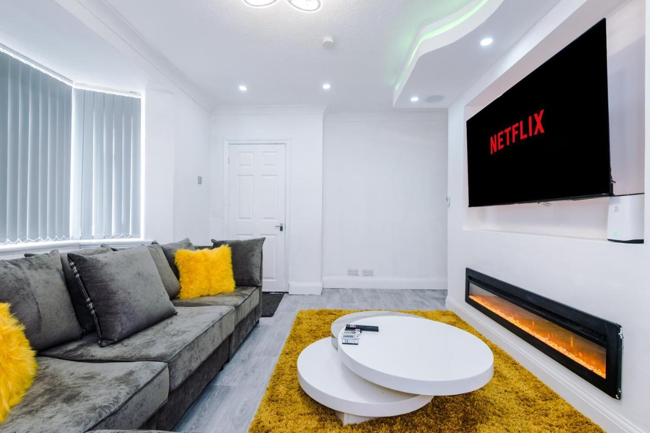 Nice Three Bedroom House In Manchester Extérieur photo