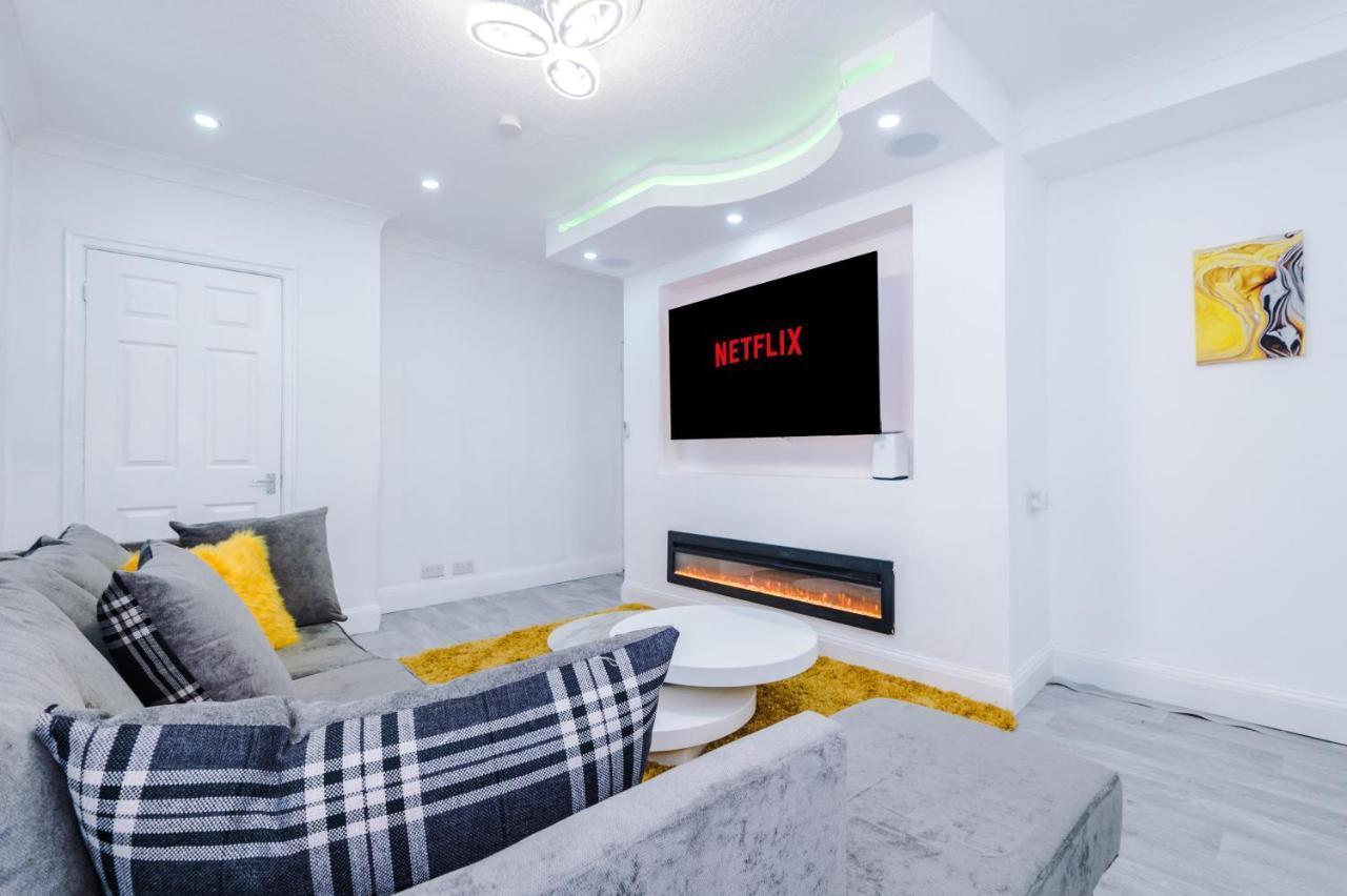Nice Three Bedroom House In Manchester Extérieur photo