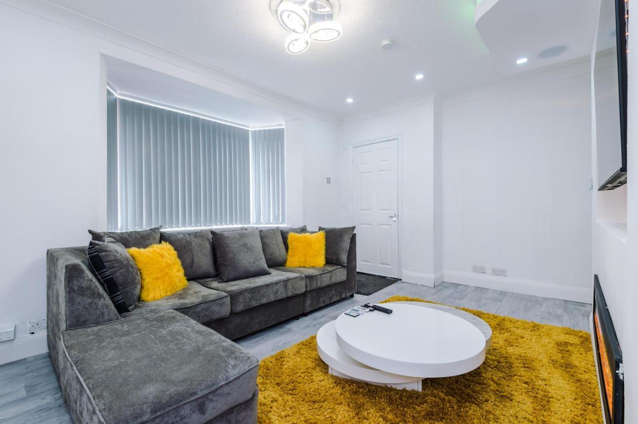 Nice Three Bedroom House In Manchester Extérieur photo