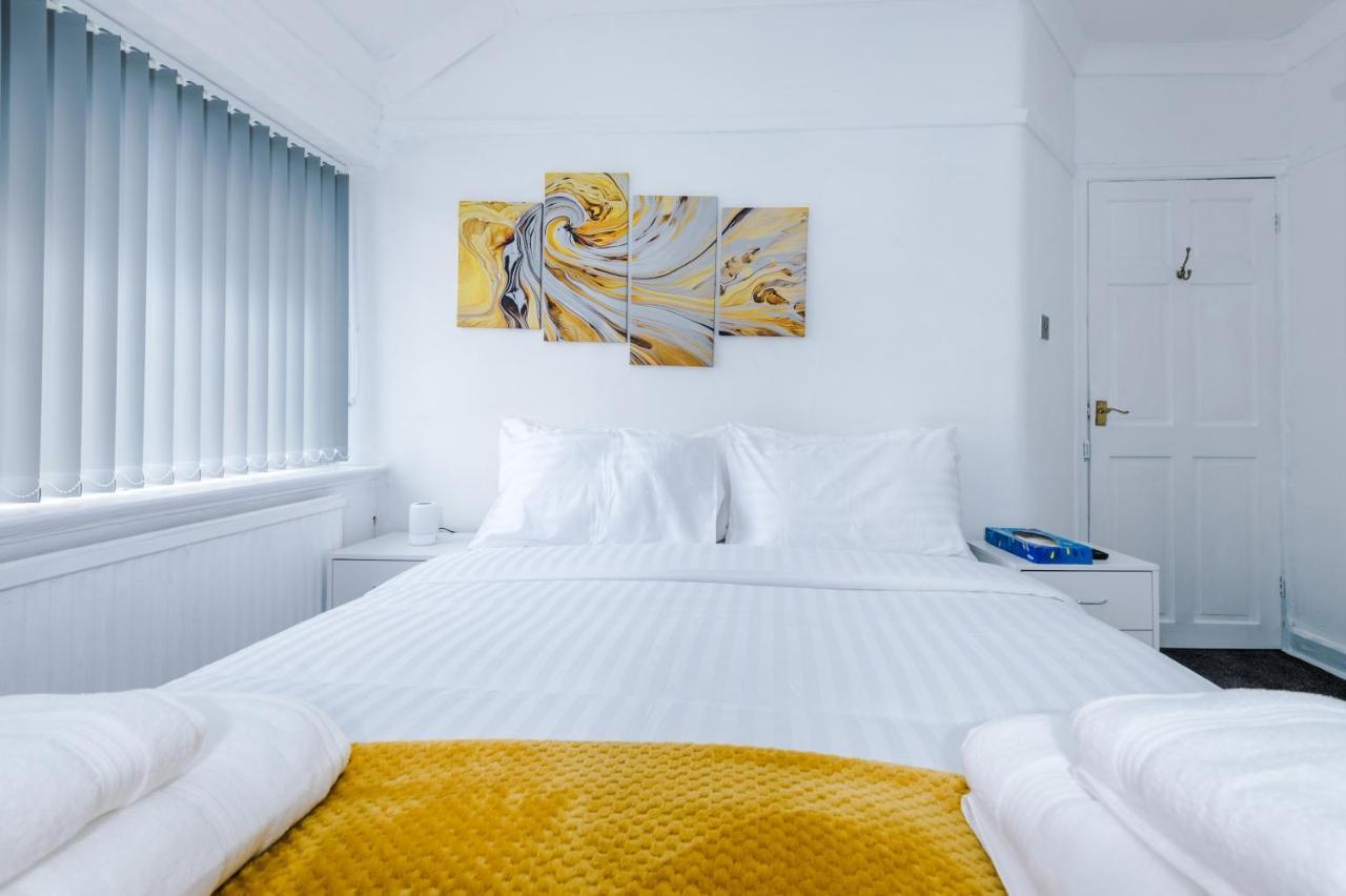 Nice Three Bedroom House In Manchester Extérieur photo