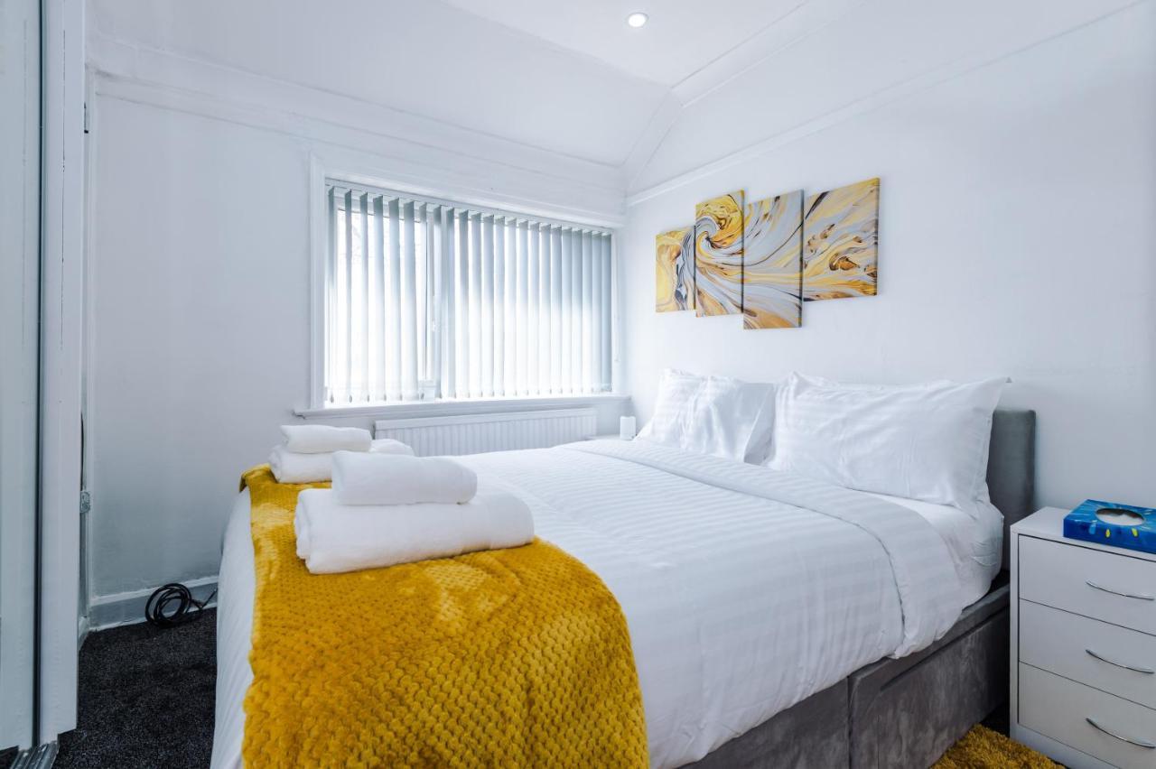 Nice Three Bedroom House In Manchester Extérieur photo